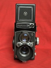 Yashica-24  120 & 220  6x6  Film TLR  Camera Yashinon 80mm F/3.5 (Working)