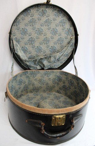 Vintage black leather carry - vintage,