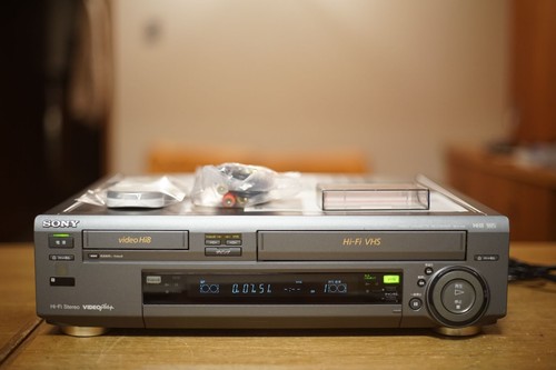 Sony hi8 vhs combo - sony, wv-h4