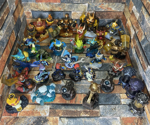 Skylanders bundle job lot x30 - lot,