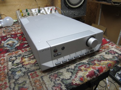 Cyrus integrated amplifier - ,