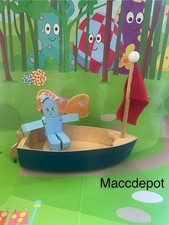 In the Night Garden Iggle Piggle  & Wooden Boat Blanket Sail Flag On Wheels 2007