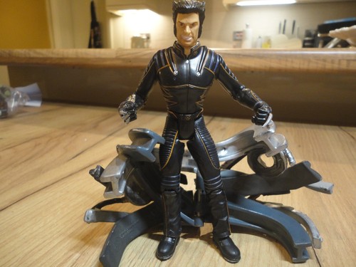 Claw slashing wolverine men - claw, x-men