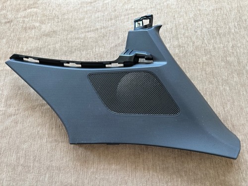 Audi post trim - c,