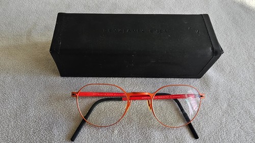 Reykjavik orange titanium