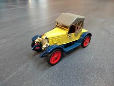 Dinky Toys No. 476 - 1913 Morris Oxford Bullnose - vintage diecast car + driver