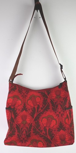 Red paisley shoulder - oi,