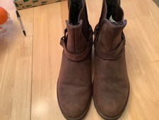 geniune ugg boots. New and