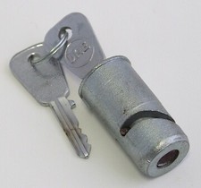 EMGO STEERING LOCK AND KEYS. -