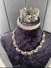 Vintage 1960’s Necklace