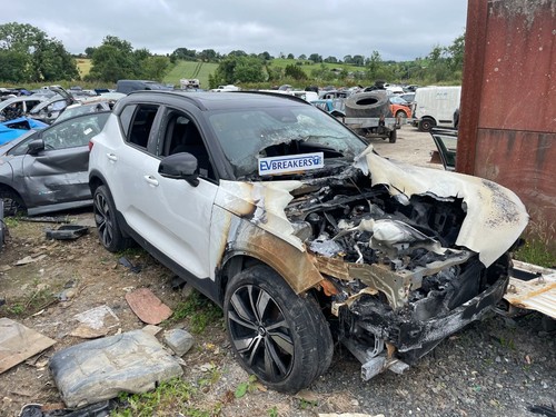 Volvo xc40 breaking battery - breaking,