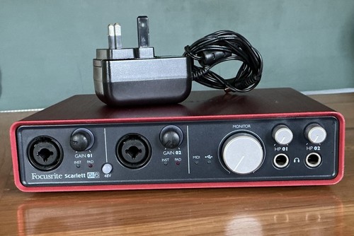 Focusrite scarlett 6i6 - focusrite,