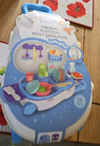 Play kitchen set - ,