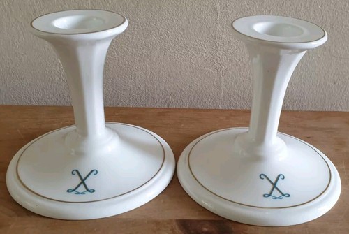 Pair wedgwood metallised - of,