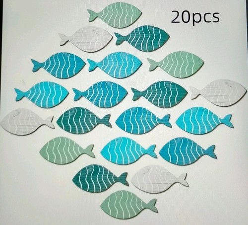 Small fish swimming 2d - small,