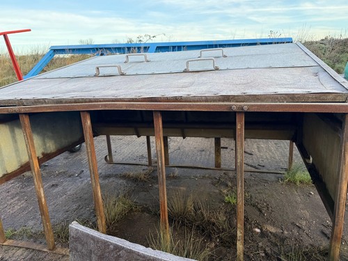 Galvanised calf creep feeder