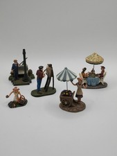 5 Hawthorne Village Figurines