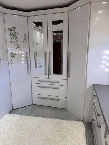 Fitted wardrobe set with - fitted,
