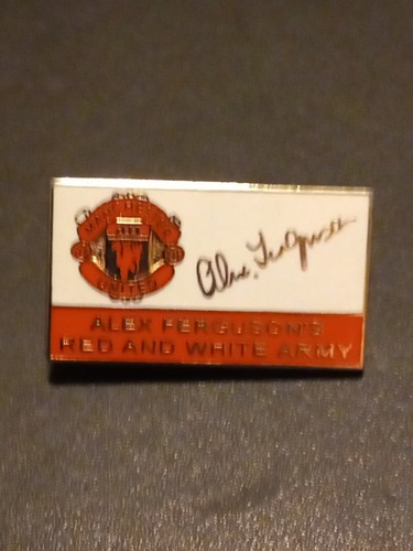 Manchester united pin badge - united,