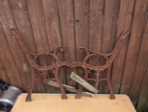Vintage cast iron - cast, ends