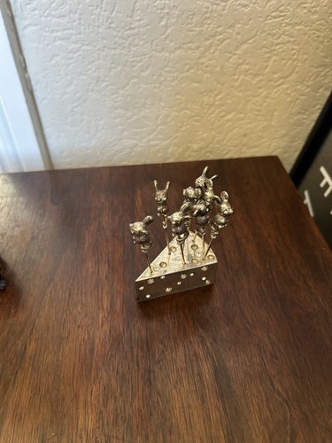 Silver plated metal - mice, on