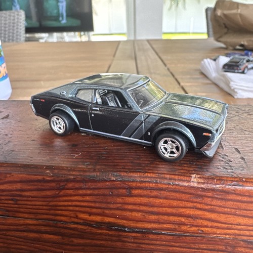 Hot wheels nissan laurel 2000 - hot,