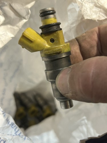 Top feed injectors toyota - 12,