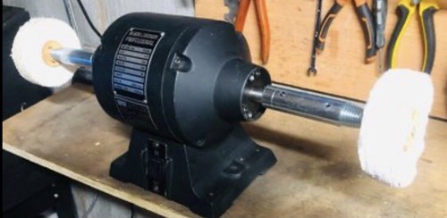 Black decker bench polisher - &,
