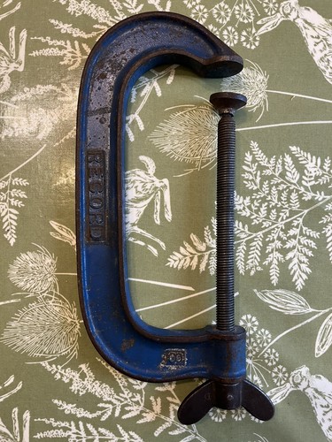 Record clamp good - record, g