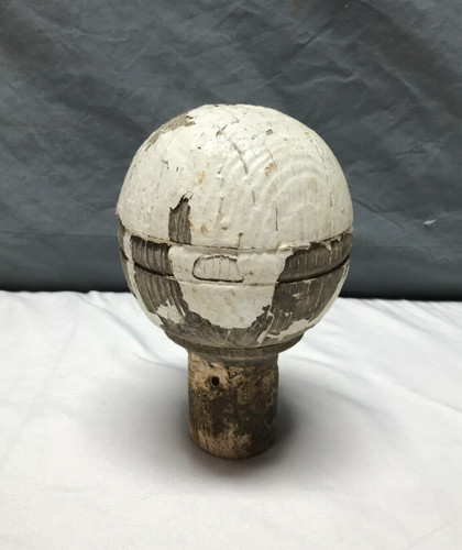 Antique shabby white wood - antique,
