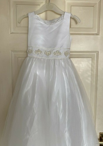 Isabel first holy communion - first,