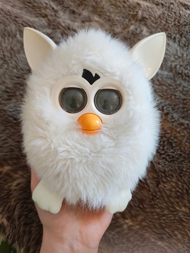 Furby 2012 rare yeti fluffy - rare,