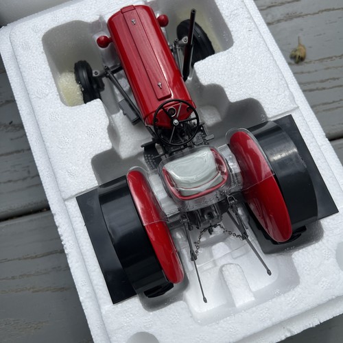 Universal hobbies massey - universal,