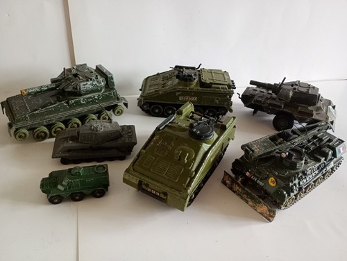 Vintage die cast tanks job - tanks, lot