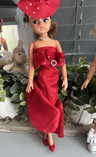 Stunning sindy doll - style, chic