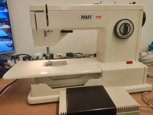 Good working pfaff 1197 sewing - working,
