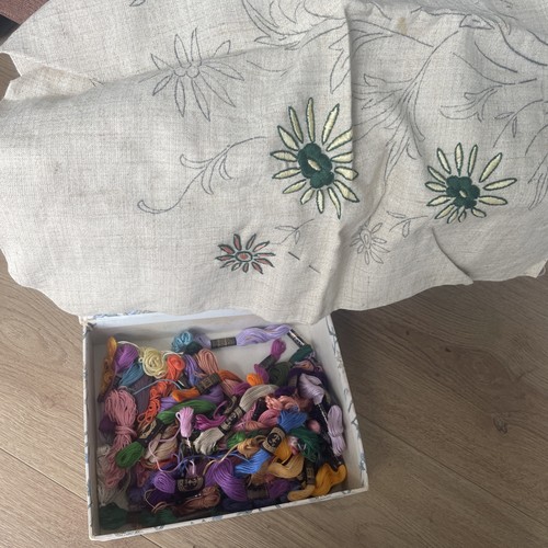 Box vintage embroidery - vintage,