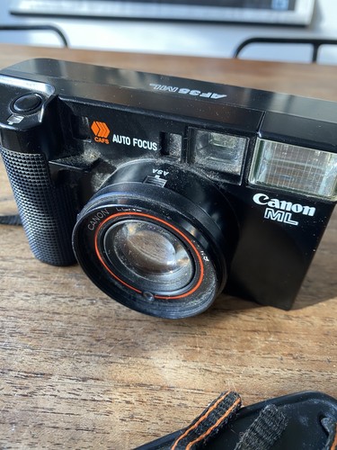 Untested 80s vintage camera - untested,