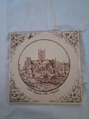 Wells cathedral tile teapot - wells,