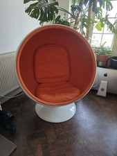 Eero Aarnio White Fibreglass