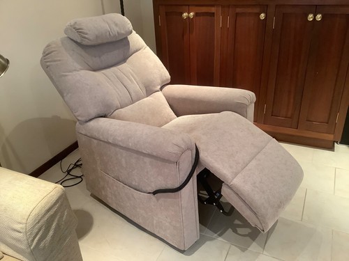 Blenheim riser recliner - blenheim,