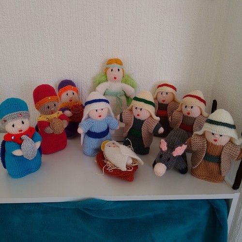 Nativity set hand - set, knitted