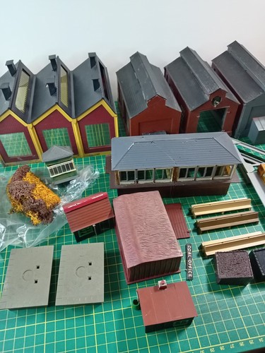 Triang 146 engine shed - engine,