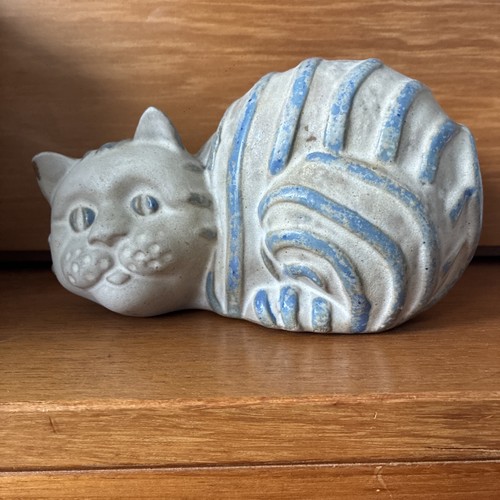 Tremar pottery cat money - -, box