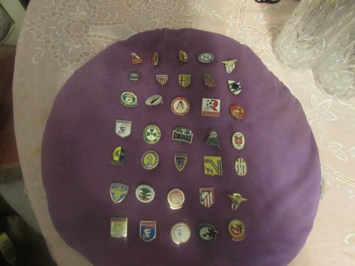 Collectable football pin - collectable,