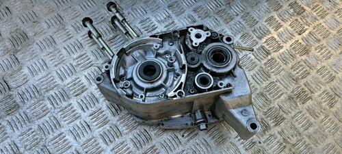 Yamaha rs100 crank cases - ,