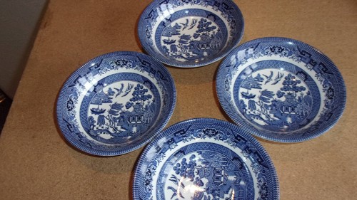 Set churchill china - set,