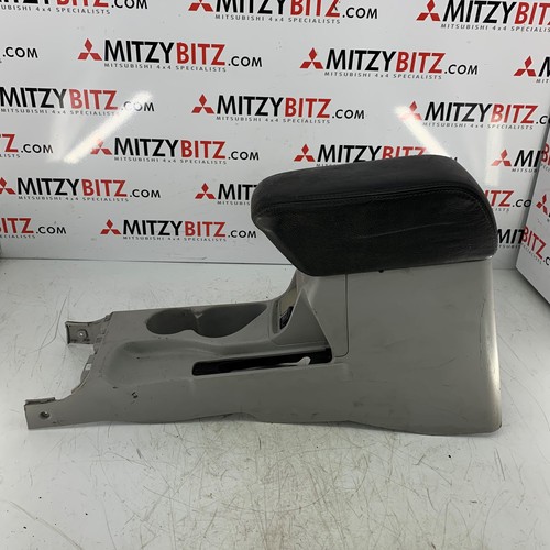 Centre floor console for - centre,