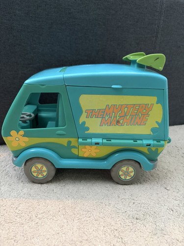 Scooby doo mystery machine van - scooby,