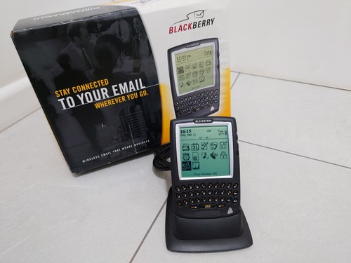 Boxed rim blackberry 5820 - boxed,